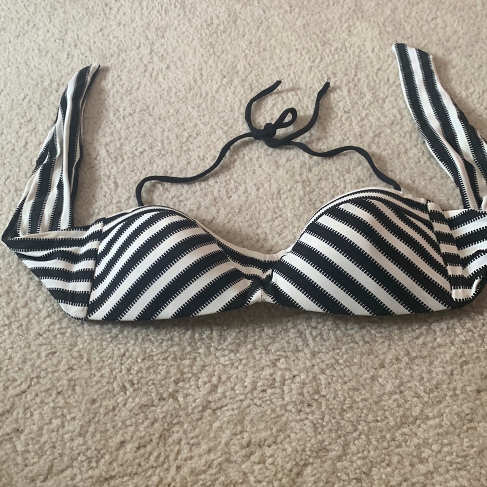 Robin Piccone bikini top